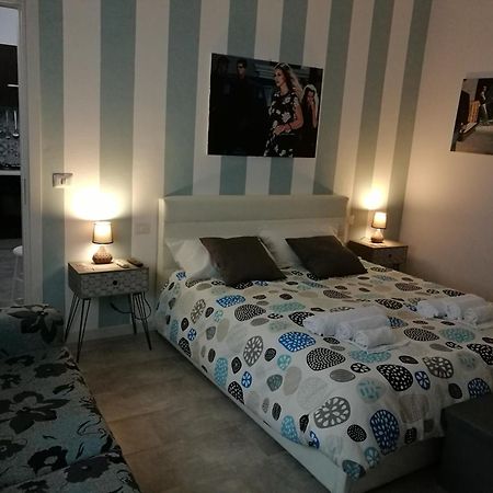 B&B A Casa Dell'Artista Кастельдачча Экстерьер фото