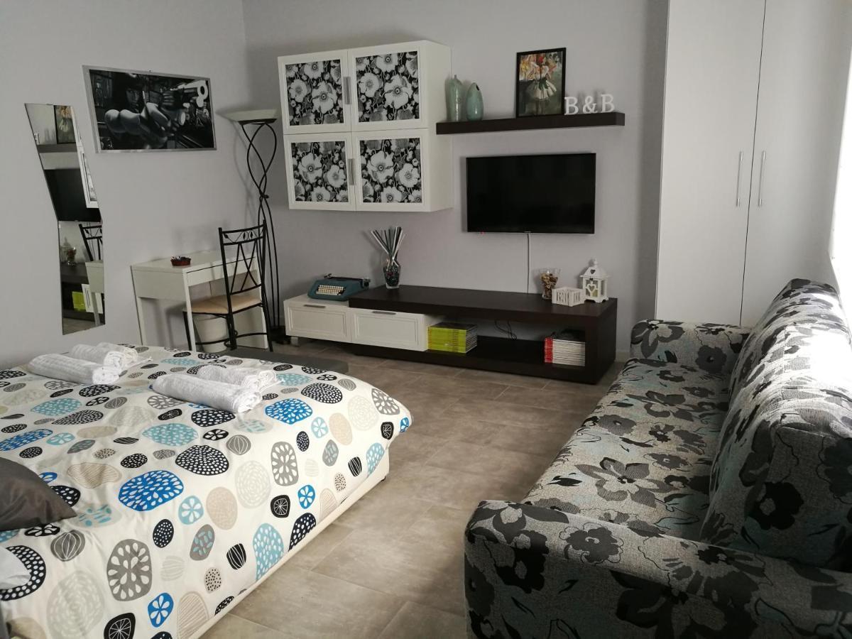 B&B A Casa Dell'Artista Кастельдачча Экстерьер фото